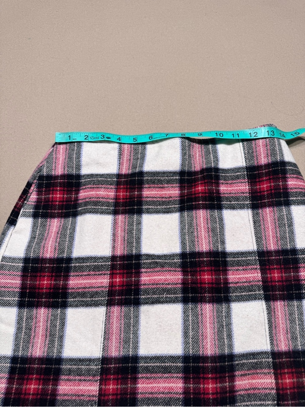 Hollister White Plaid Wool Blend Red and Black Mini Skirt - Picture 5 of 7